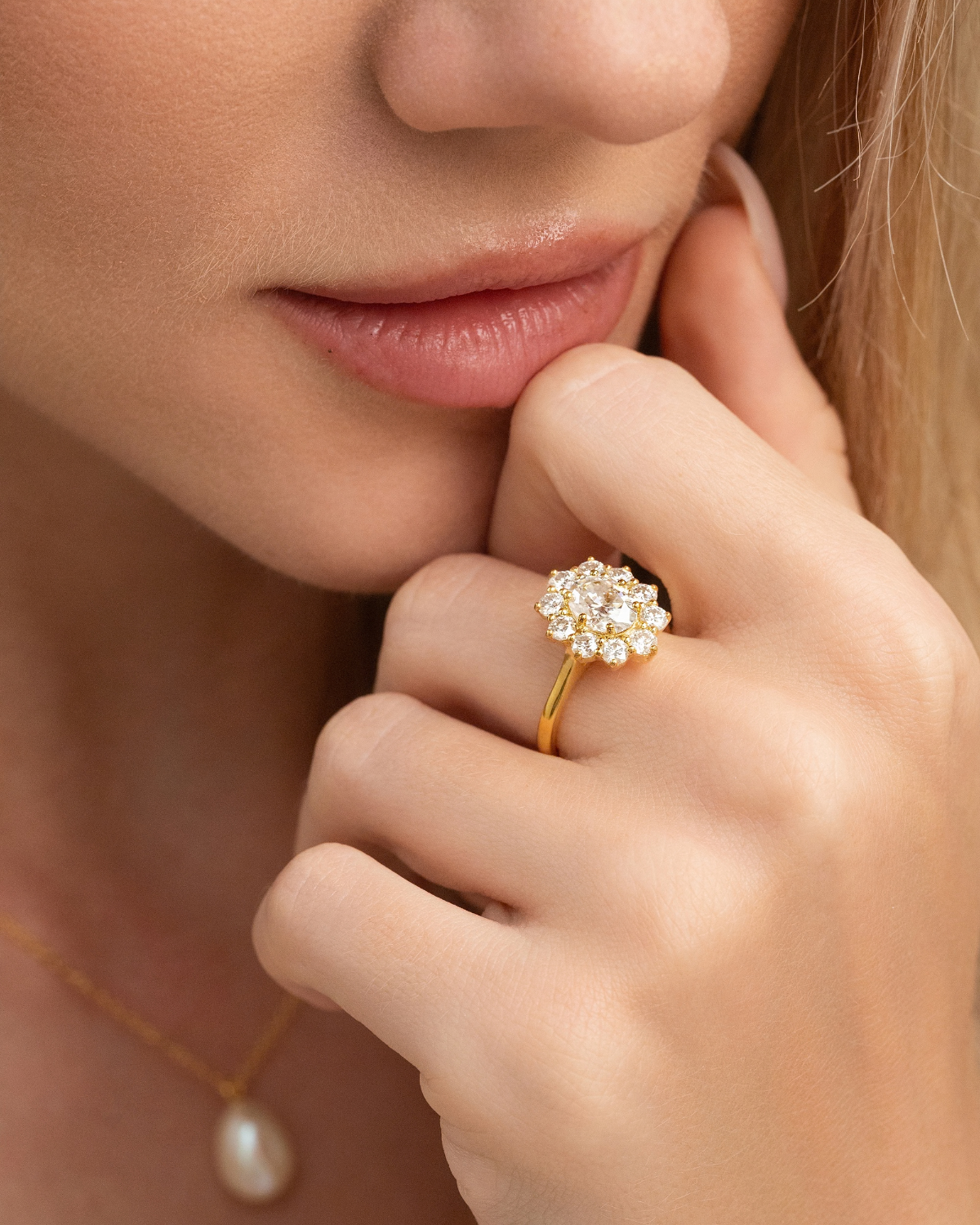 2.5 ct Oval Moissanite Halo Engagement Ring in 18k Gold Vermeil - SJR London Timepiece