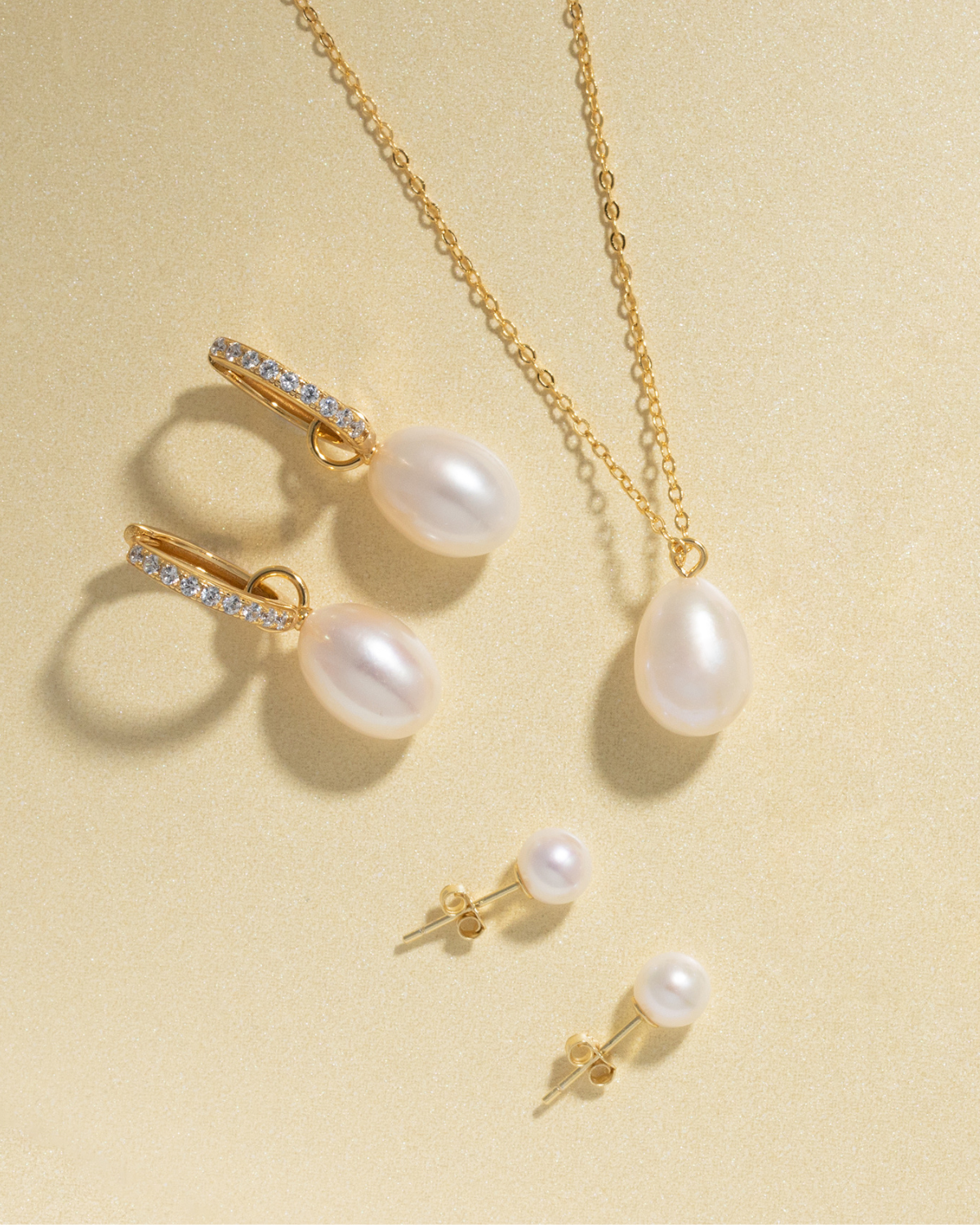Large Freshwater Pearl Pendant Necklace in 18k Gold Vermeil - SJR London Timepiece
