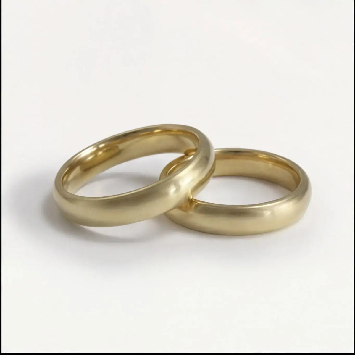 4mm Gold Wedding Band – Classic Orion – 9ct/14ct/18ct Gold Majestic Jewellery