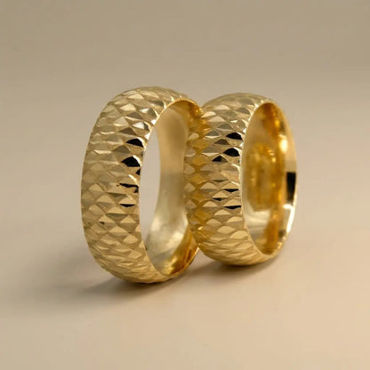 7mm Gold Wedding Band – Faceted Pyramid – 9ct/14ct/18ct Gold Majestic Jewellery