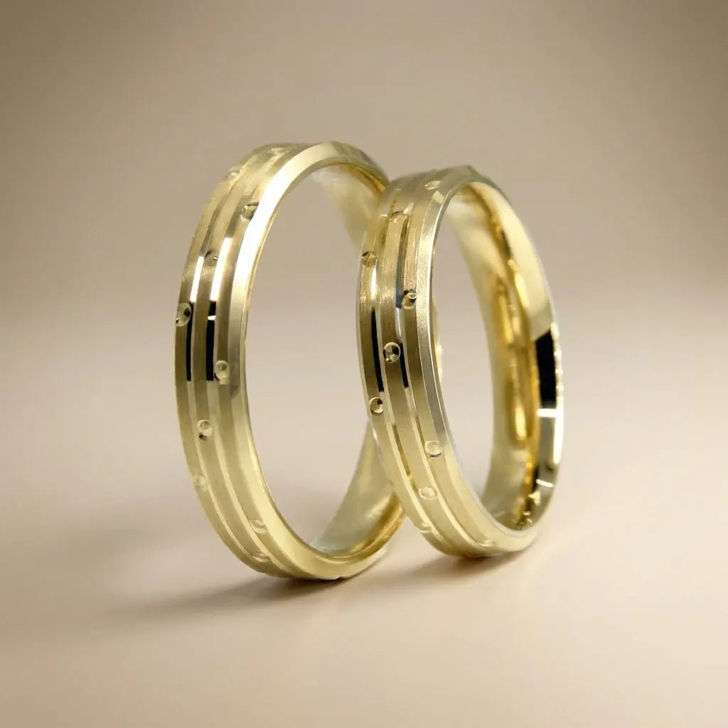 4mm Gold Wedding Band – Minimal Line Stone Detail – 9ct/14ct/18ct Gold Majestic Jewellery