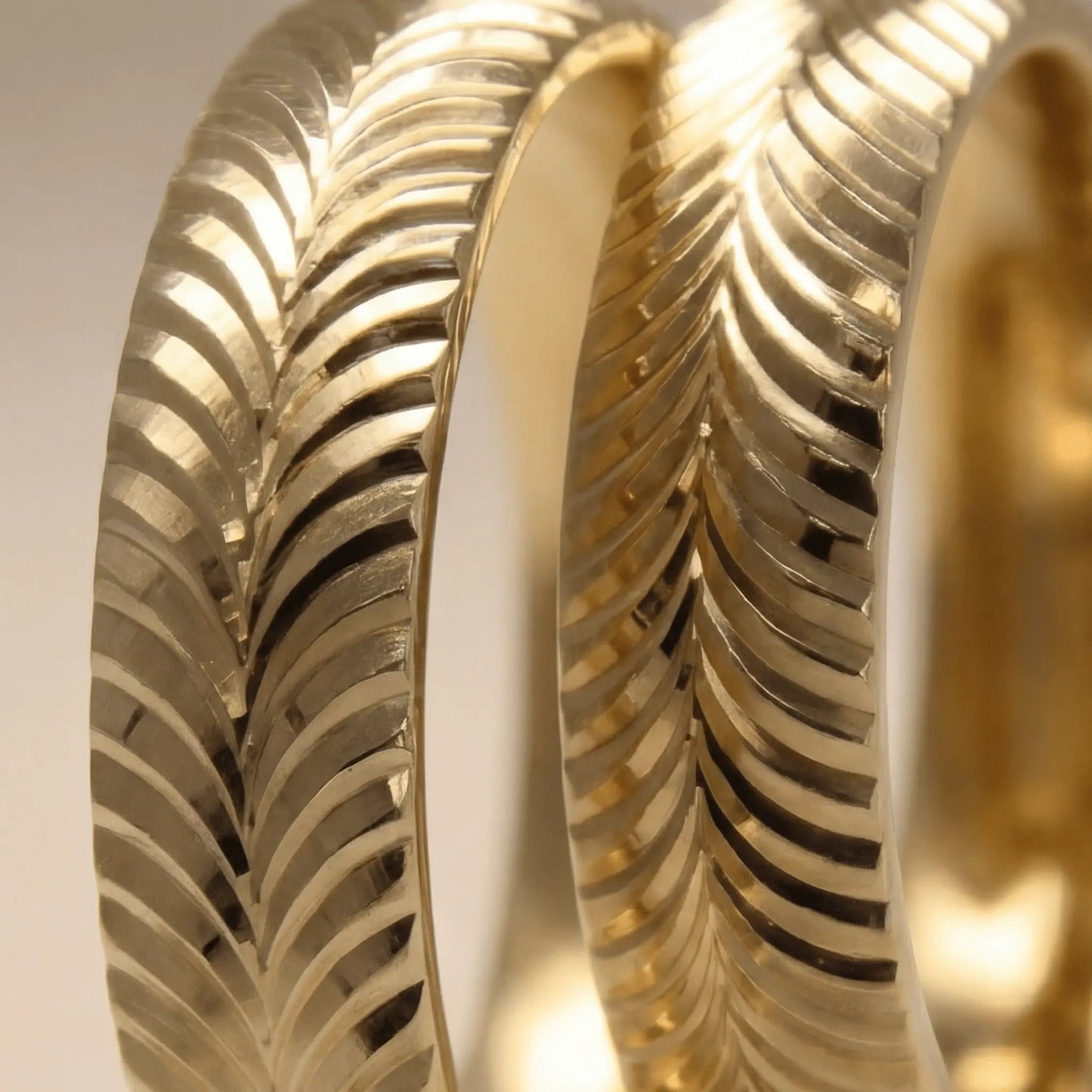 5mm Gold Wedding Band – Spiral Wave – 9ct/14ct/18ct Gold Majestic Jewellery