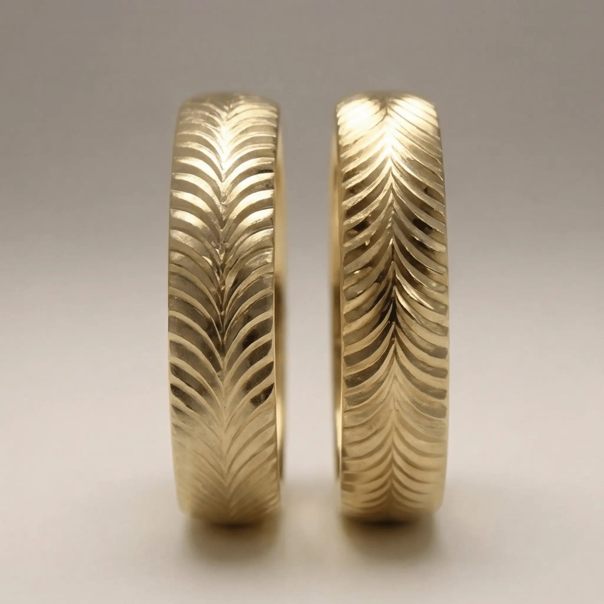 5mm Gold Wedding Band – Spiral Wave – 9ct/14ct/18ct Gold Majestic Jewellery