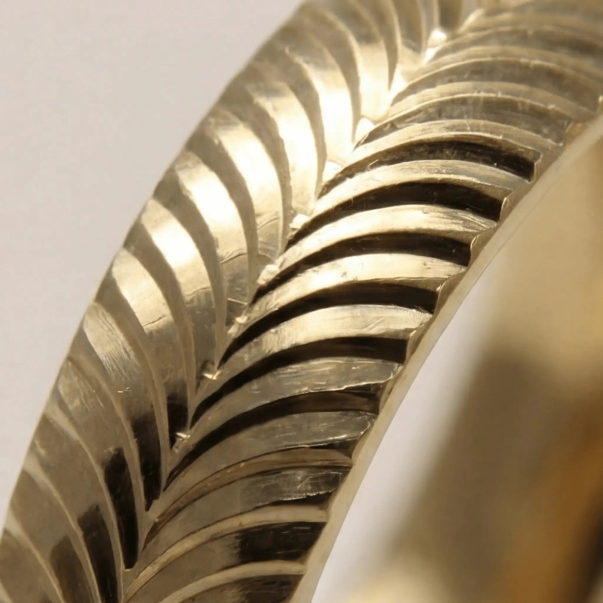 5mm Gold Wedding Band – Spiral Wave – 9ct/14ct/18ct Gold Majestic Jewellery