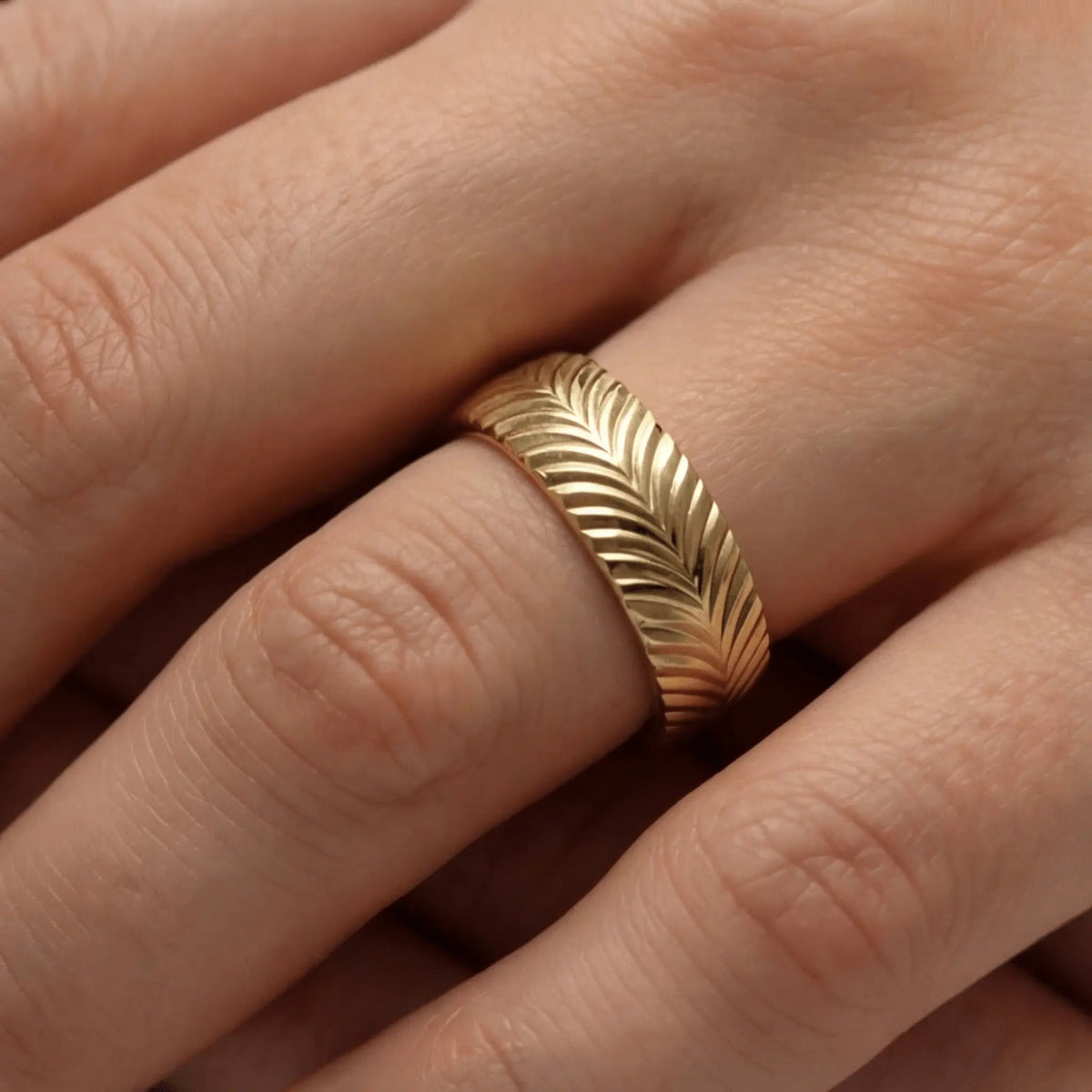 5mm Gold Wedding Band – Spiral Wave – 9ct/14ct/18ct Gold Majestic Jewellery