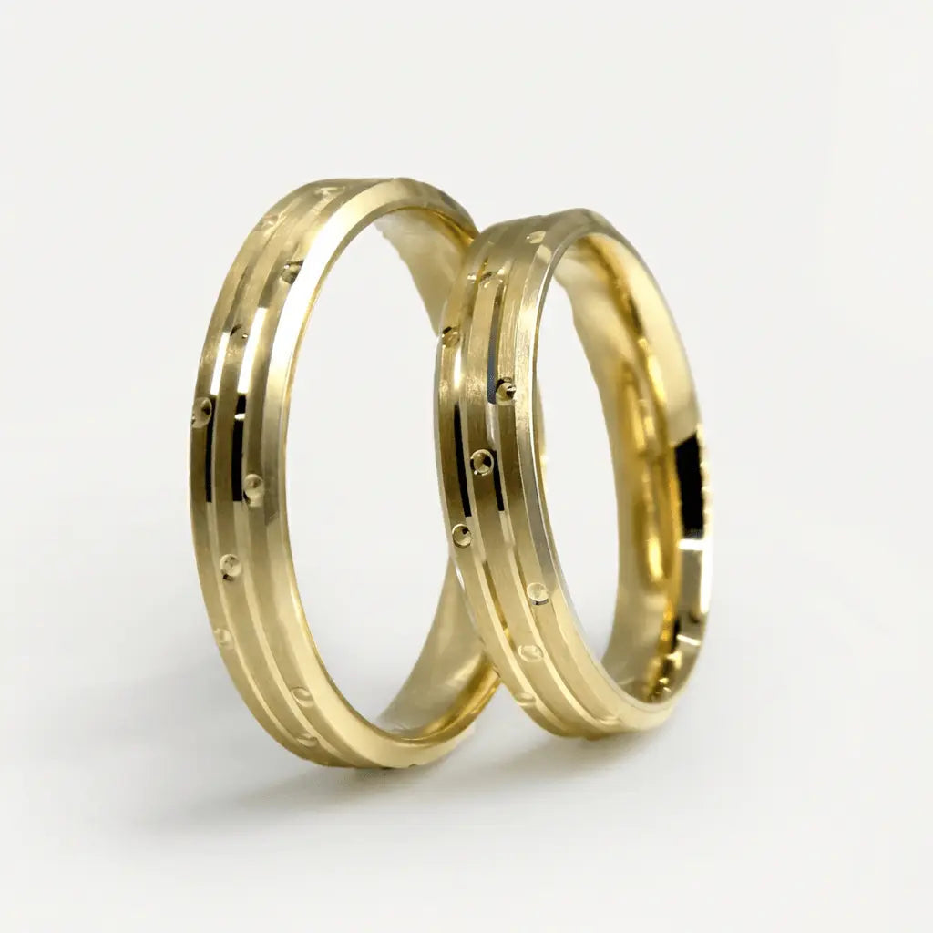 4mm Gold Wedding Band – Minimal Line Stone Detail – 9ct/14ct/18ct Gold Majestic Jewellery