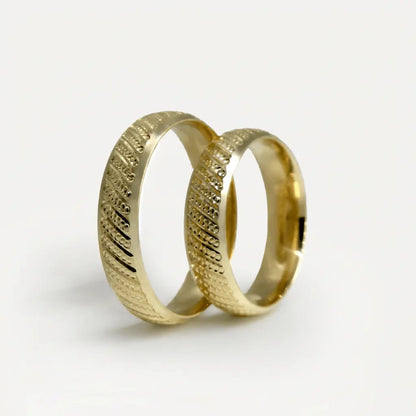 5mm Gold Wedding Band – Cross Line Texture – 9ct/14ct/18ct Gold Majestic Jewellery