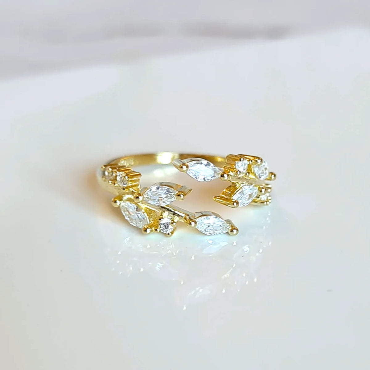Adjustable Leaf Ring in Gold - SJR London Timepiece