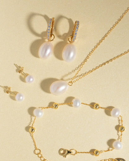 Freshwater Pearl Bracelet in 18k Gold Vermeil - SJR London Timepiece