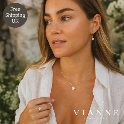 Free Shipping UK - lifestyle